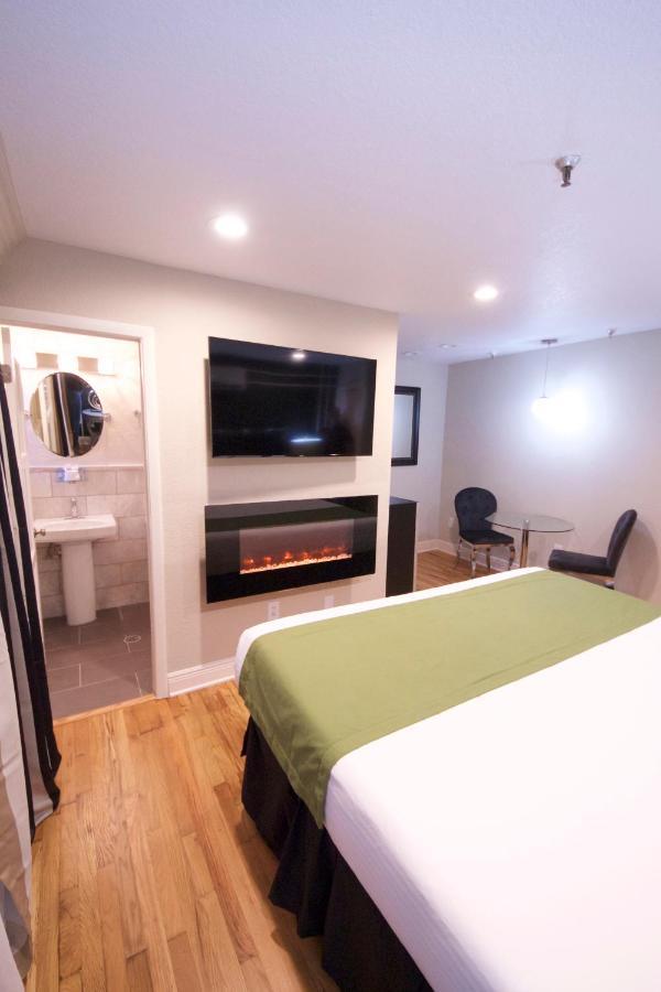Hyde Park Hotel